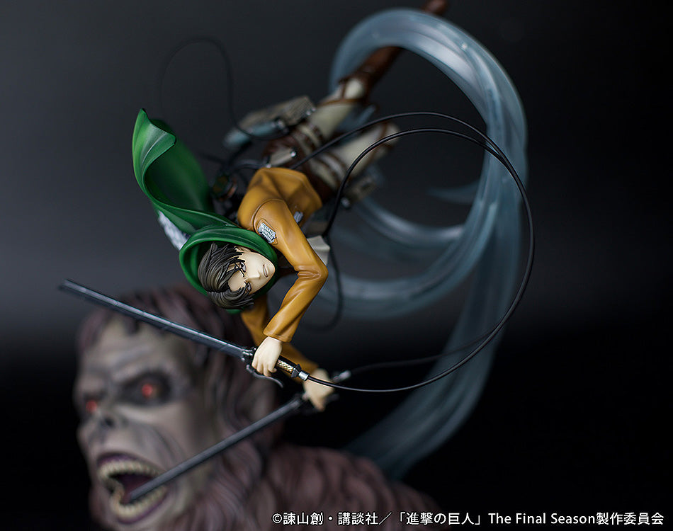 Attack on Titan - Scale Figure Levi vs Beast Titan ver.