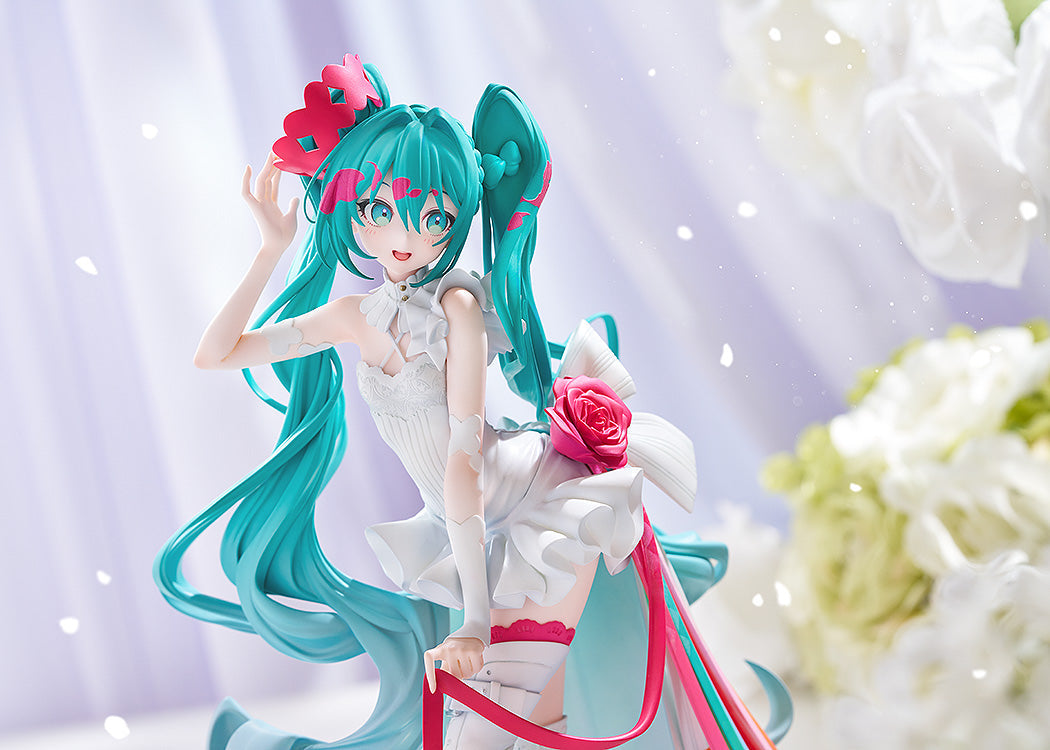 GOOD SMILE RACING - G.S. Collection Racing Miku: 15th Rhapsody 2010-2025 1/7 Scale Figure