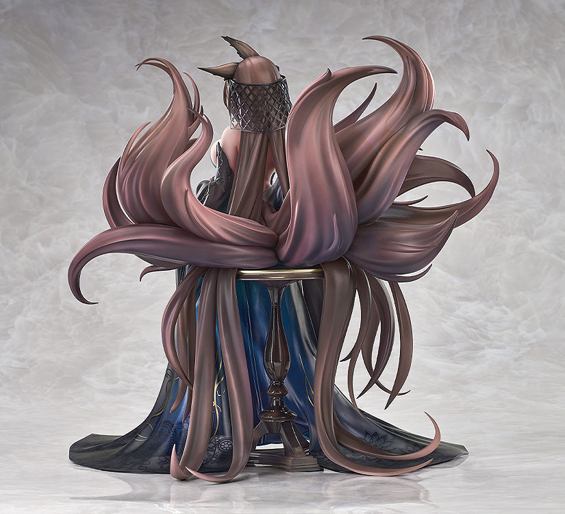 Azur Lane - Amagi: Throne of Fallen Petals Ver. 1/7 Scale Figure