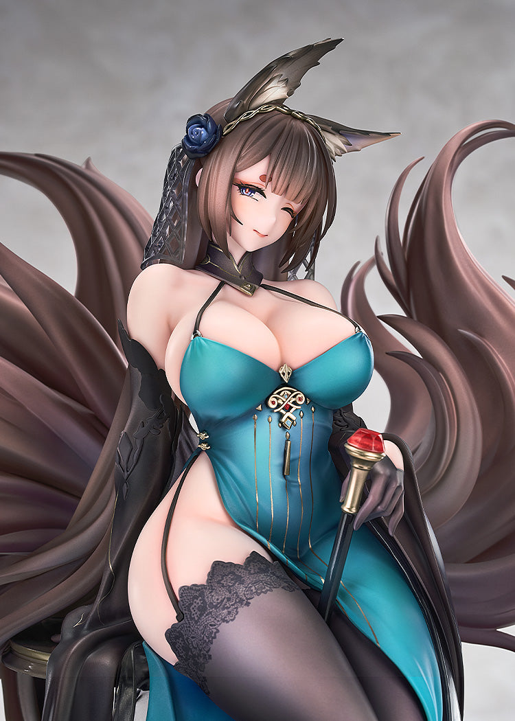 Azur Lane - Amagi: Throne of Fallen Petals Ver. 1/7 Scale Figure